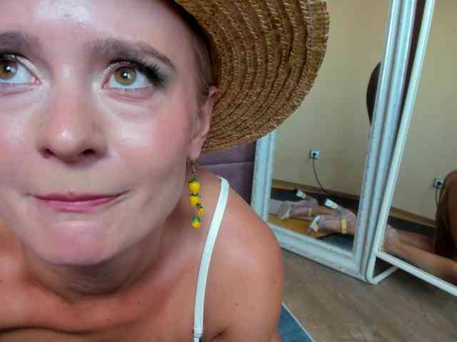 MissMotivated webcam