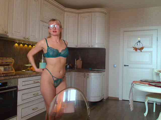 MissMotivated webcam