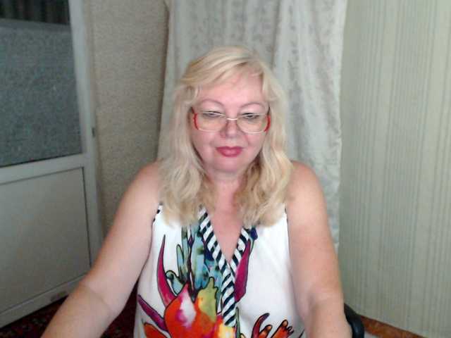 EvelynLoveShy webcam