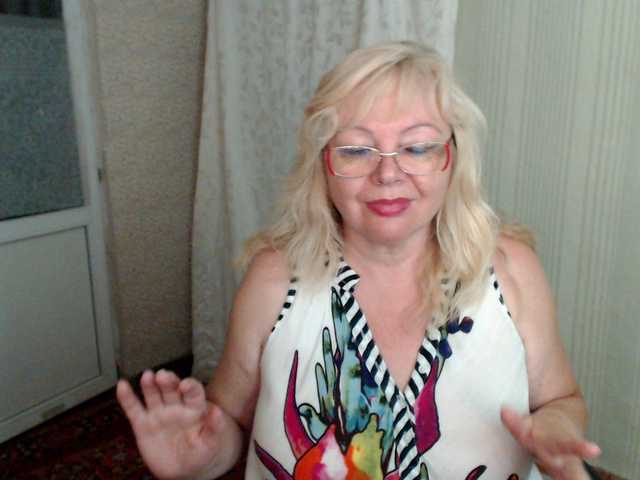 EvelynLoveShy webcam
