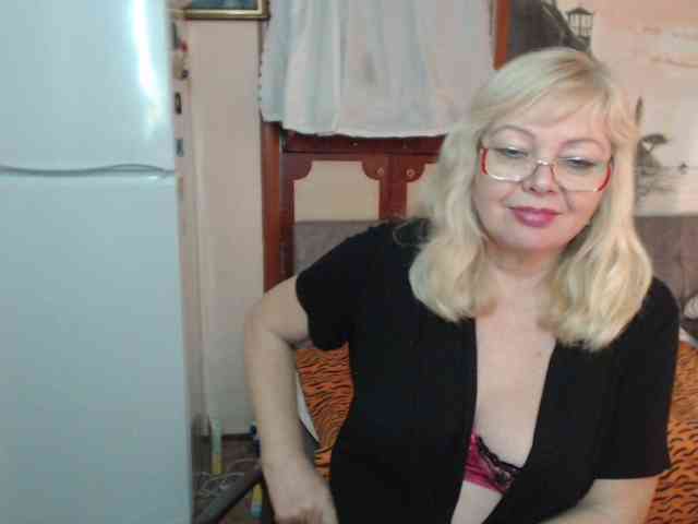 EvelynLoveShy webcam