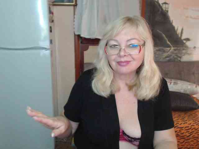 EvelynLoveShy webcam