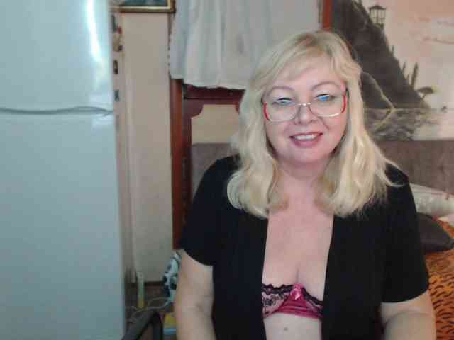 EvelynLoveShy webcam