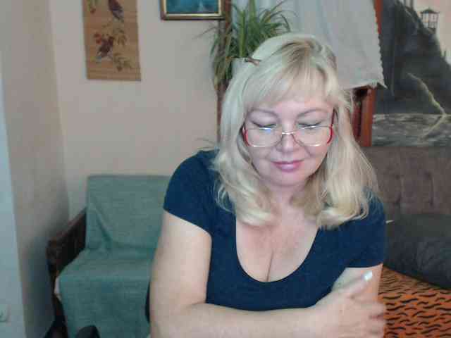 EvelynLoveShy webcam