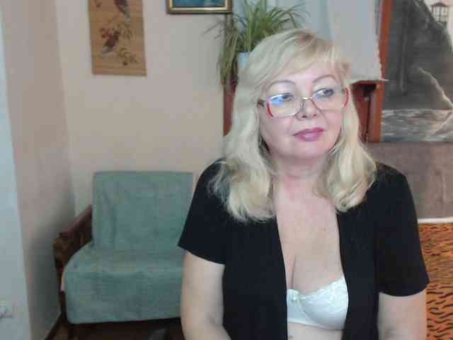EvelynLoveShy webcam