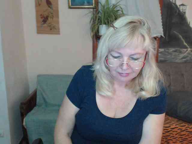 EvelynLoveShy webcam