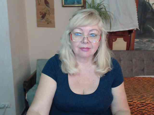 EvelynLoveShy webcam