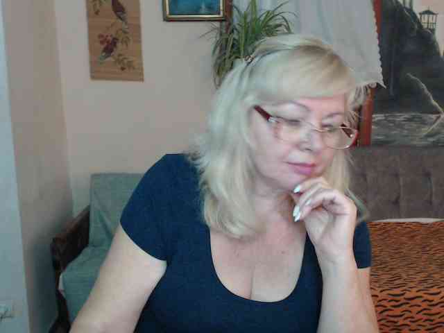 EvelynLoveShy webcam