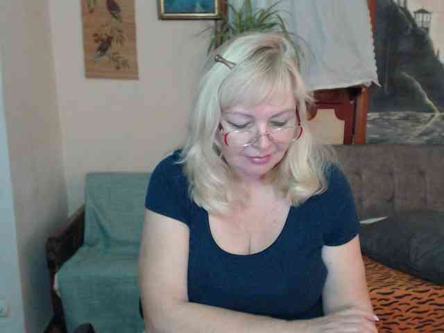 EvelynLoveShy webcam