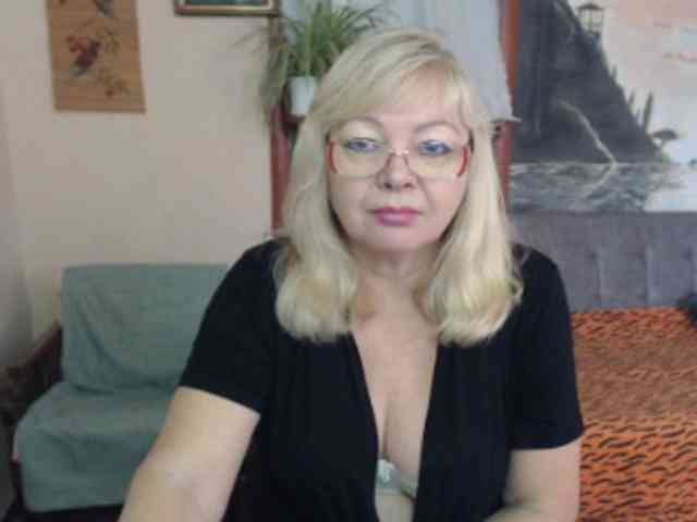 EvelynLoveShy webcam