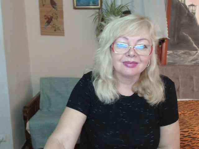 EvelynLoveShy webcam