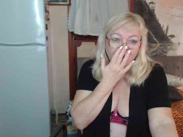 EvelynLoveShy webcam