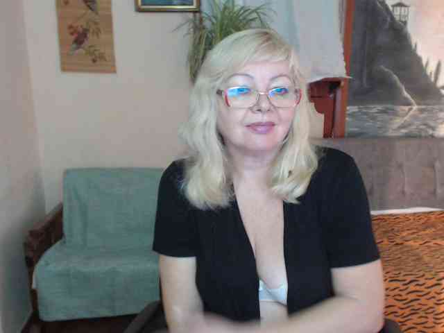 EvelynLoveShy webcam