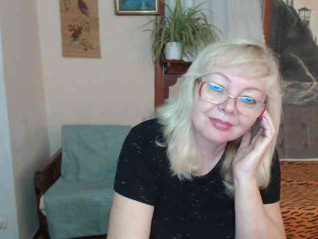 EvelynLoveShy webcam