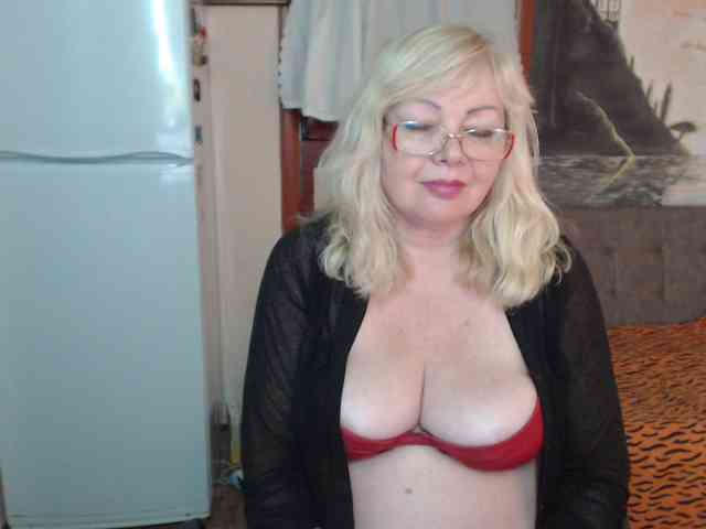 EvelynLoveShy webcam