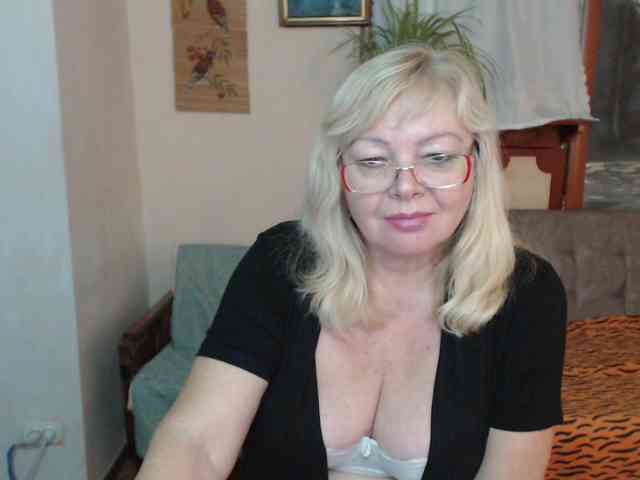 EvelynLoveShy webcam