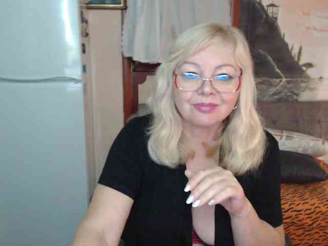 EvelynLoveShy webcam