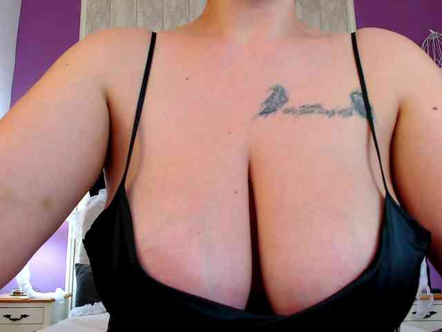 Brianna-Joy webcam