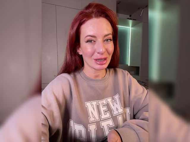 Entra en el chat con el modelo MelenaFox MelenaFox