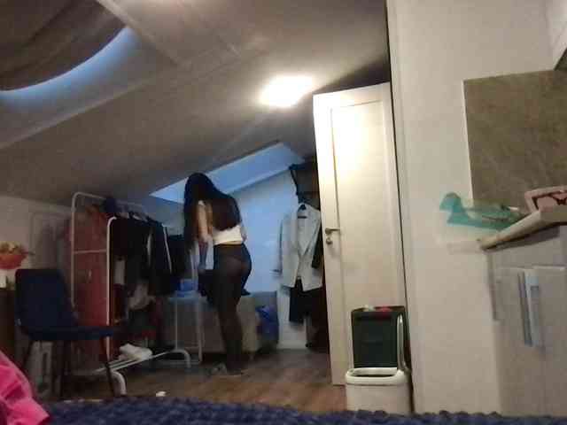 MilaBi-192569 webcam
