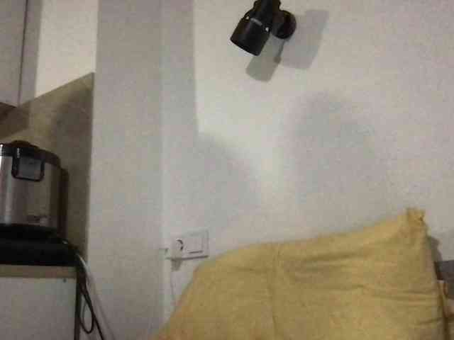 MilaBi-192569 webcam