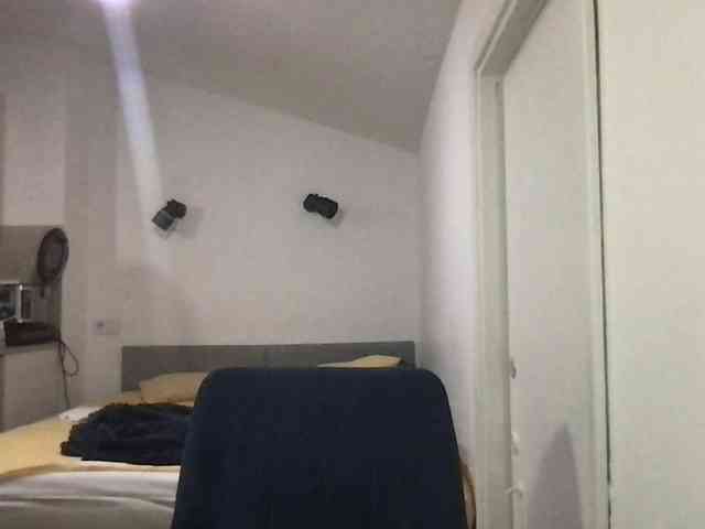 MilaBi-192569 webcam