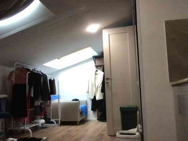 MilaBi-192569 webcam