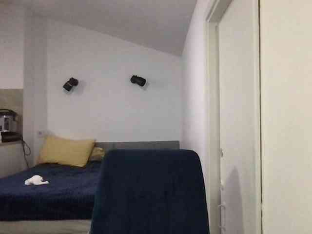 MilaBi-192569 webcam