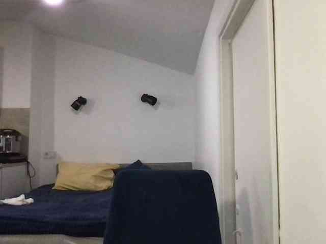 MilaBi-192569 webcam