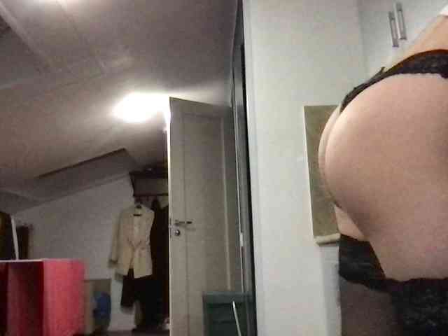 MilaBi-192569 webcam