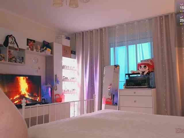 EliseJay webcam