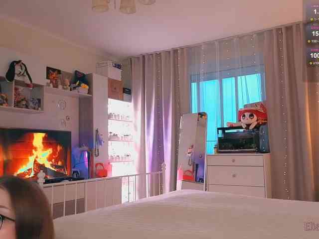 EliseJay webcam