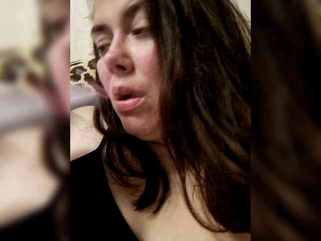 Naturally_Mom webcam
