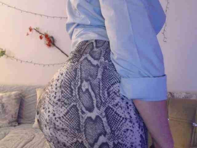 goodSnowQueen webcam