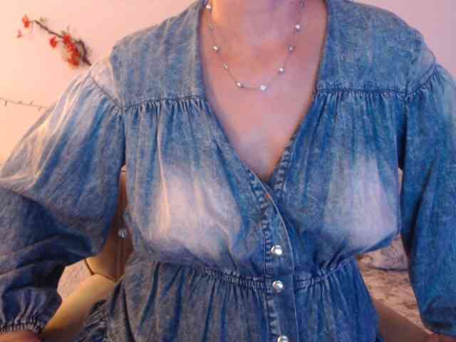 goodSnowQueen webcam