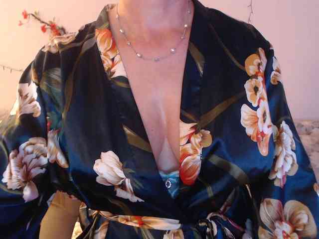 goodSnowQueen webcam