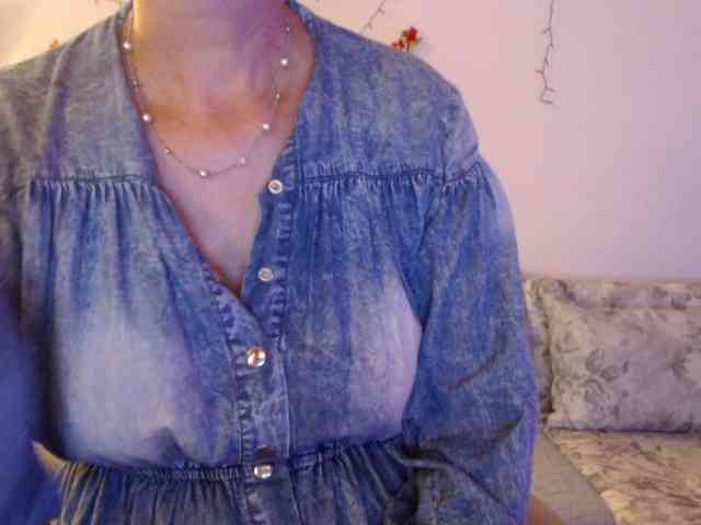 goodSnowQueen webcam