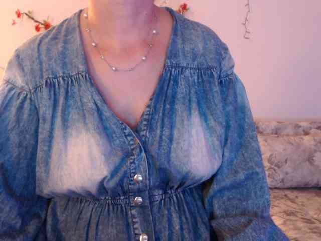 goodSnowQueen webcam