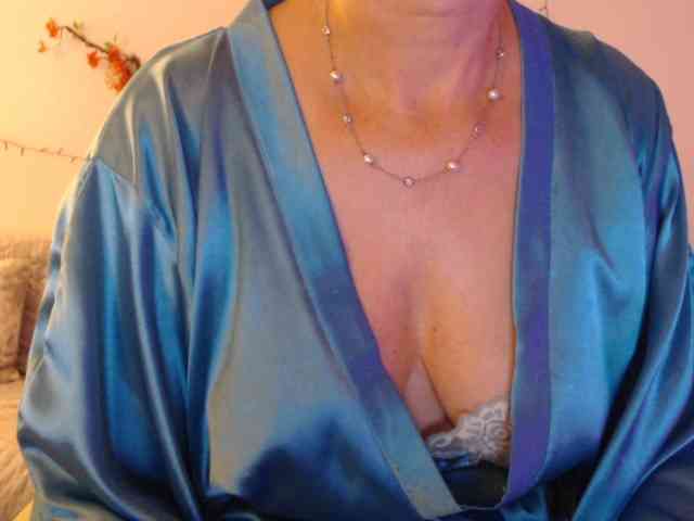 goodSnowQueen webcam