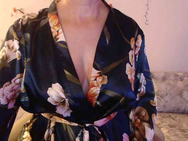 goodSnowQueen webcam