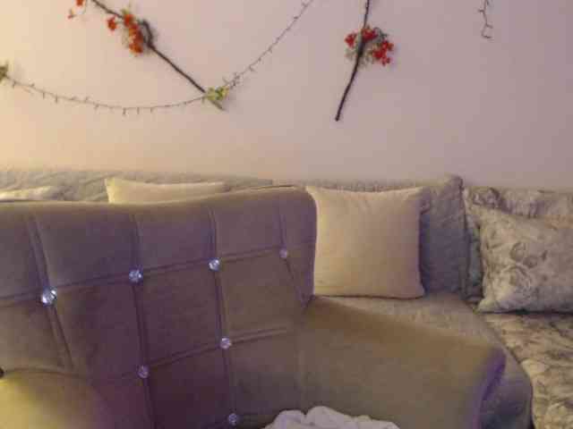 goodSnowQueen webcam