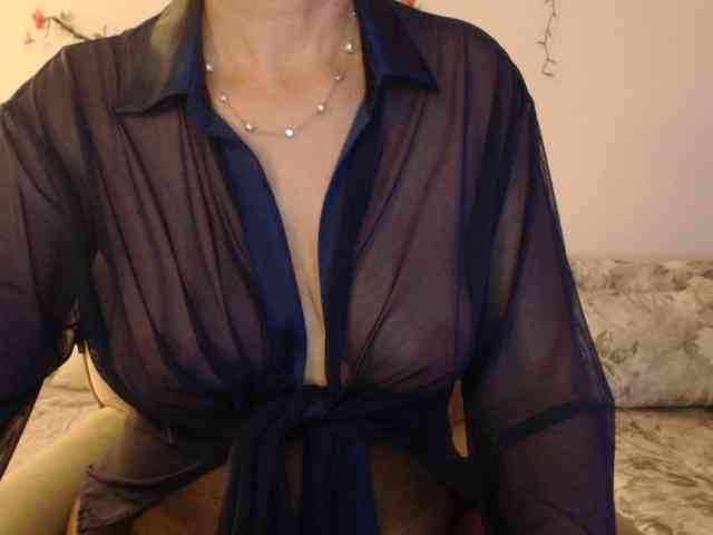 goodSnowQueen webcam