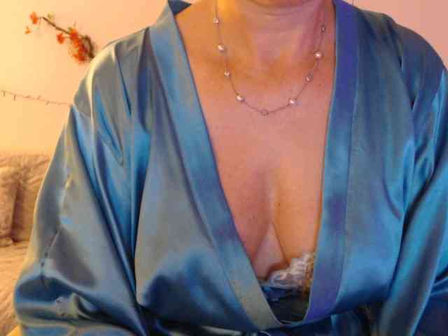 goodSnowQueen webcam