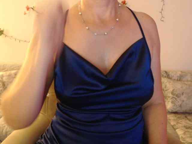 goodSnowQueen webcam