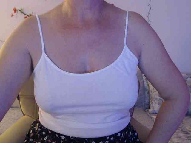 goodSnowQueen webcam