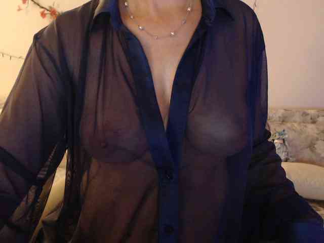 goodSnowQueen webcam