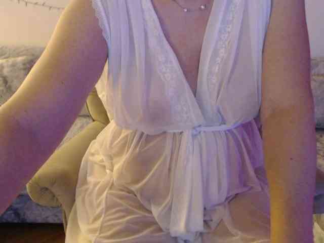 goodSnowQueen webcam