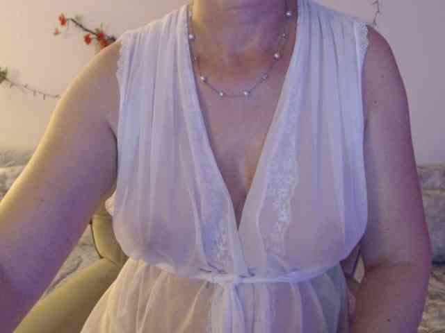 goodSnowQueen webcam