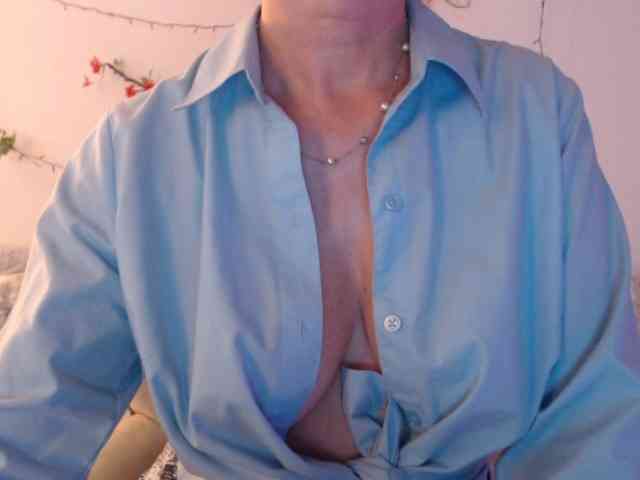 goodSnowQueen webcam