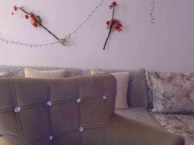 goodSnowQueen webcam